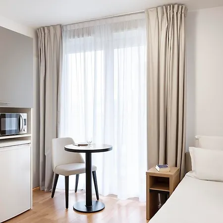 Sejours & Affaires Paris 3* Bagnolet