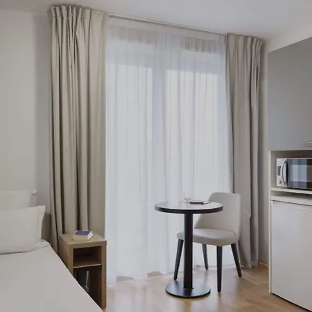 Sejours & Affaires Paris 3*