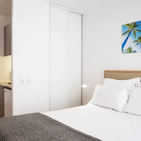 Sejours & Affaires Paris 3*